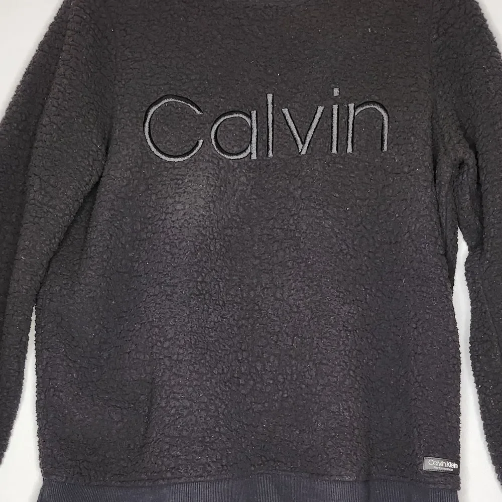 Calvin Klein Womans Med Performance Wick Sherpa Crew Sweatshirt Black‎